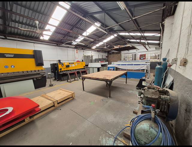 1,000M² WAREHOUSE FOR SALE IN BENROSE